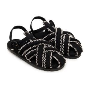 NWT Farm Rio Black Zigzag Stitch‎ Sandals